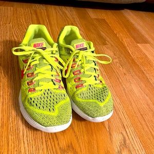 nike lunar trainer running neutral ride soft, Florescent  Women Size 9.